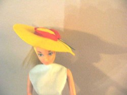 BARBIE YELLOW HAT MAIN_04